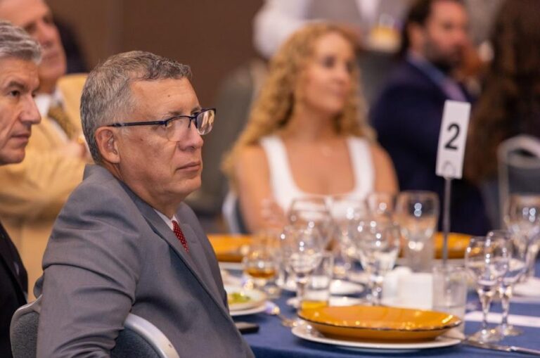 COMIDA EDUARDO CACCIA 25