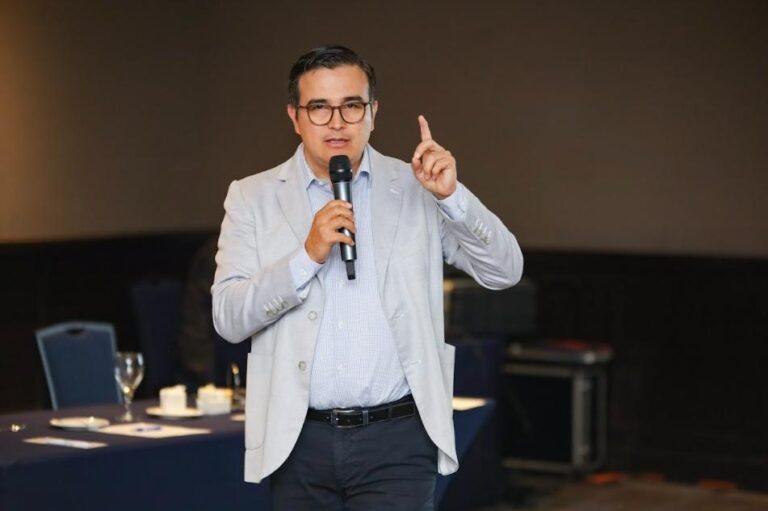 doctor Hugo de la Rosa Barrera 07