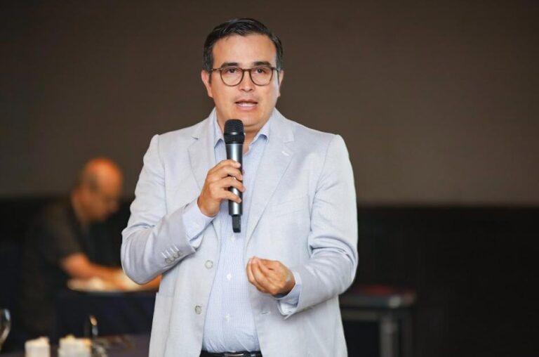 doctor Hugo de la Rosa Barrera 08