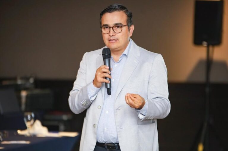 doctor Hugo de la Rosa Barrera 10
