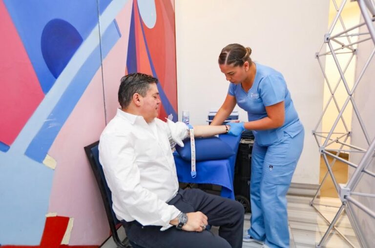 doctor Hugo de la Rosa Barrera 19