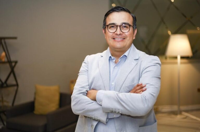 doctor Hugo de la Rosa Barrera 21