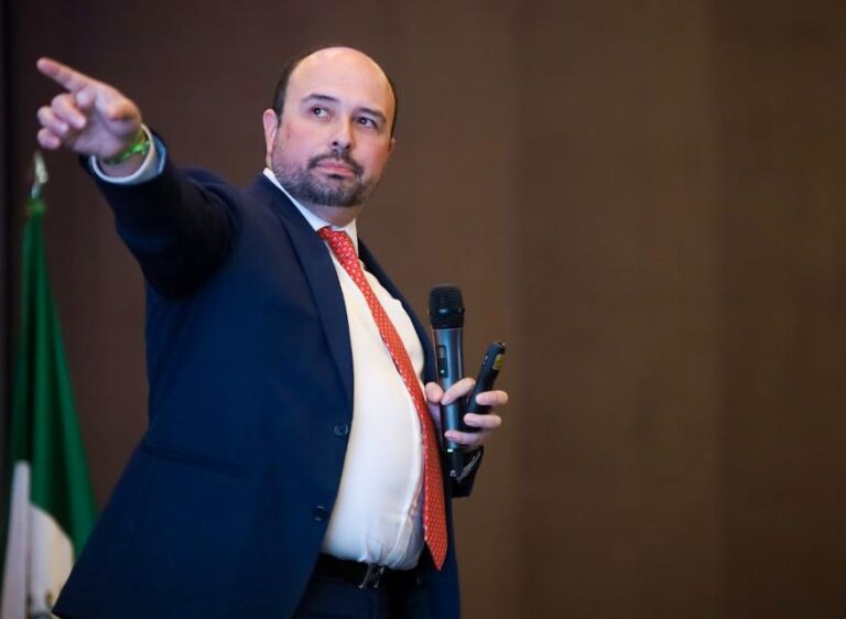 Alejandro Padilla 04