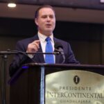 Conferencia Alejandro Muñoz Barba en empresarios y dirigentes