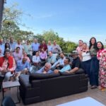 Reunión De Amigos, Fuera De Protocolos